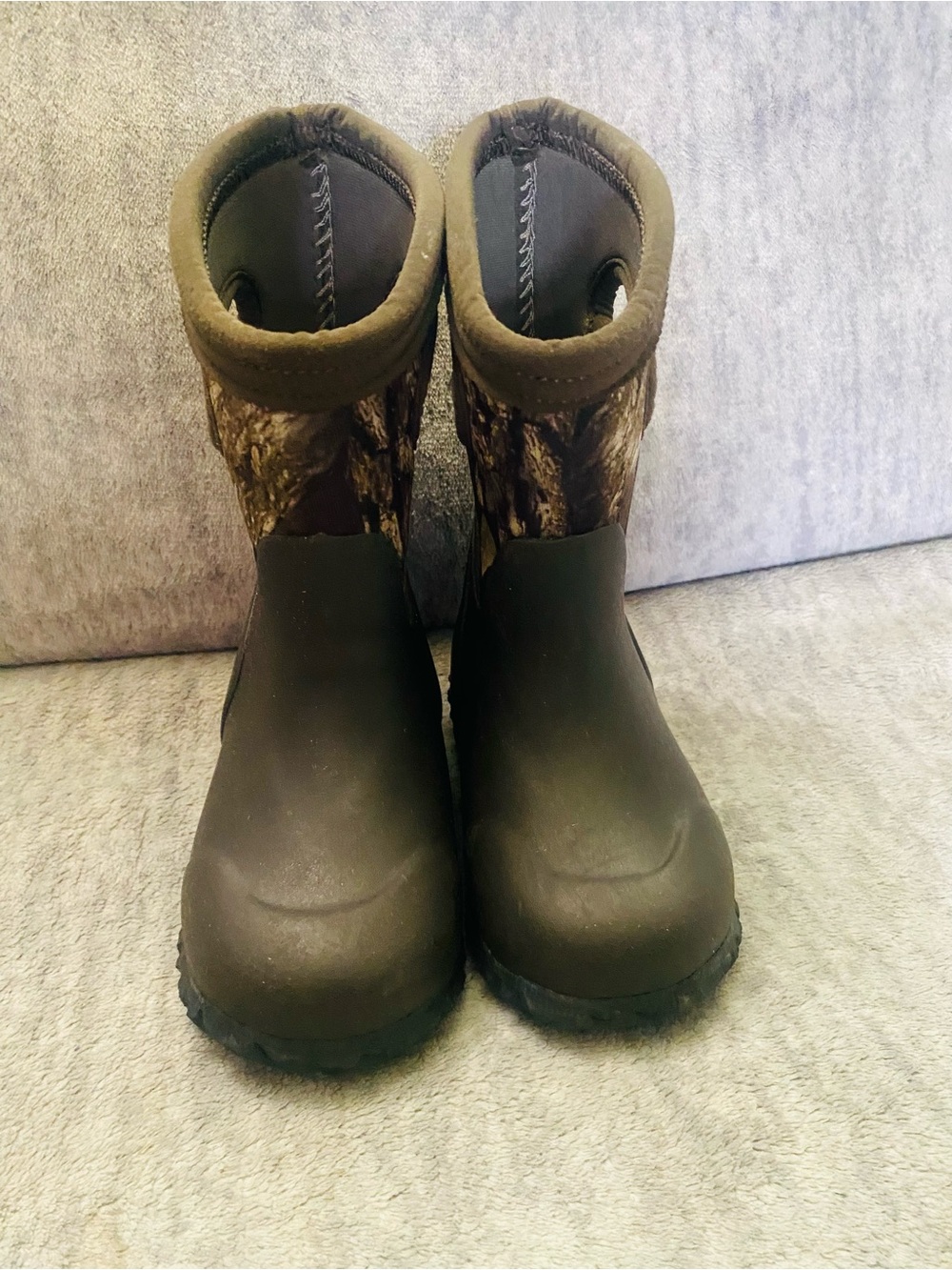 Bogs Kids Classic Waterproof Winter Boots – Size 7 – Camo 🥾